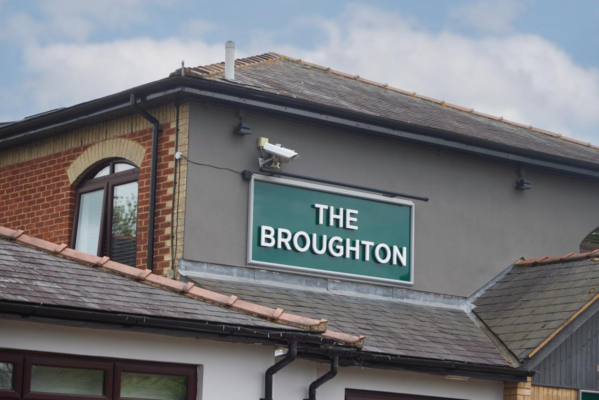 The Broughton Hotel By Greene King Inns Милтон-Кейнс Экстерьер фото